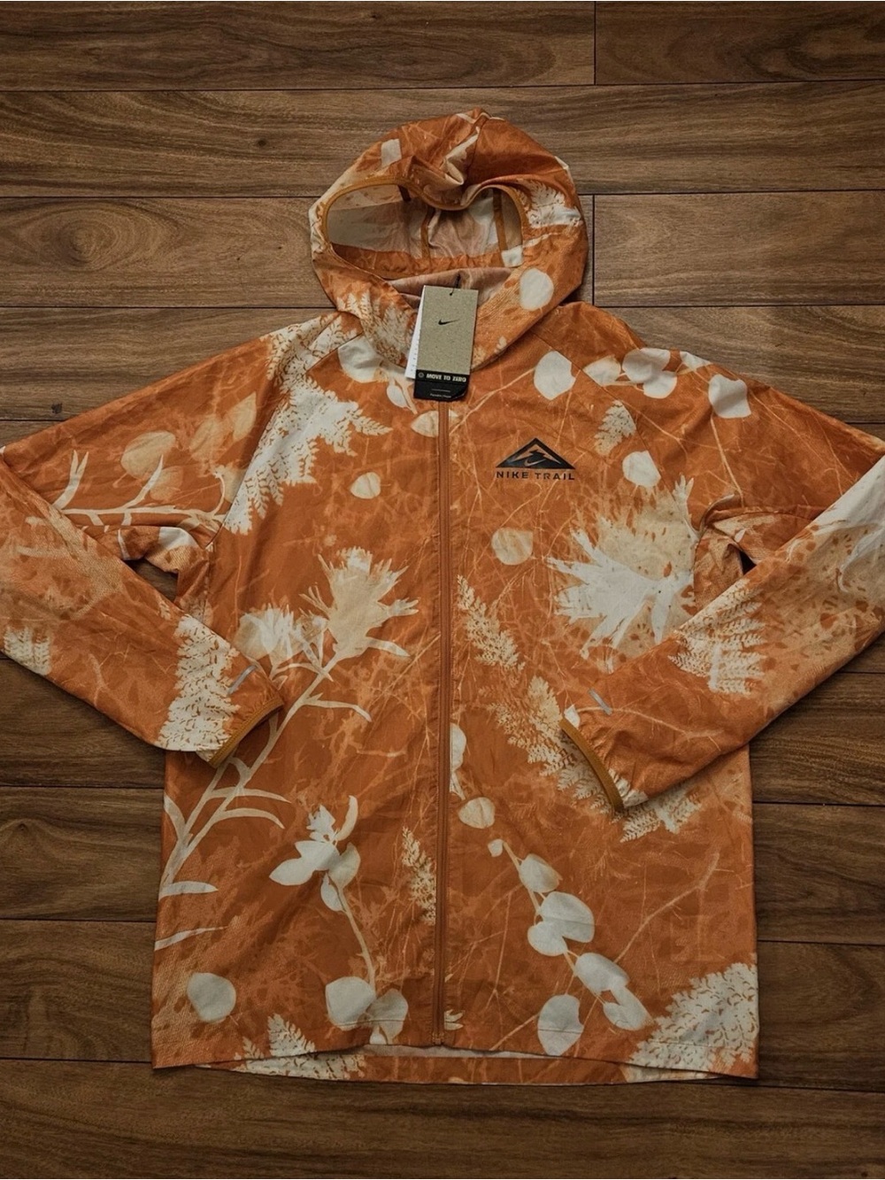 Nike Aireez Trail Men’s Running Jacket Sz M Orange DX6885 815 sample